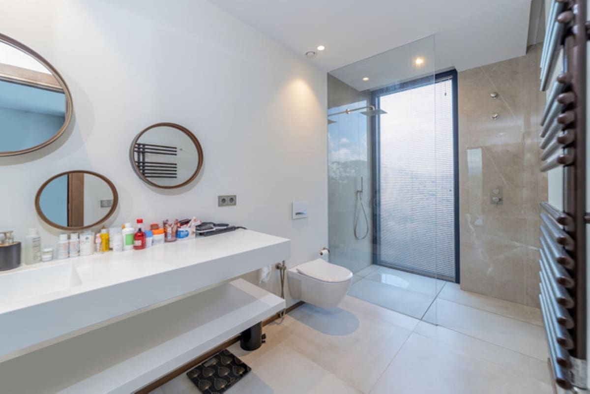 5 soverom Villa til salgs i Los Arqueros med svømmebasseng garasje - € 5 800 000 (Ref: 8763614)