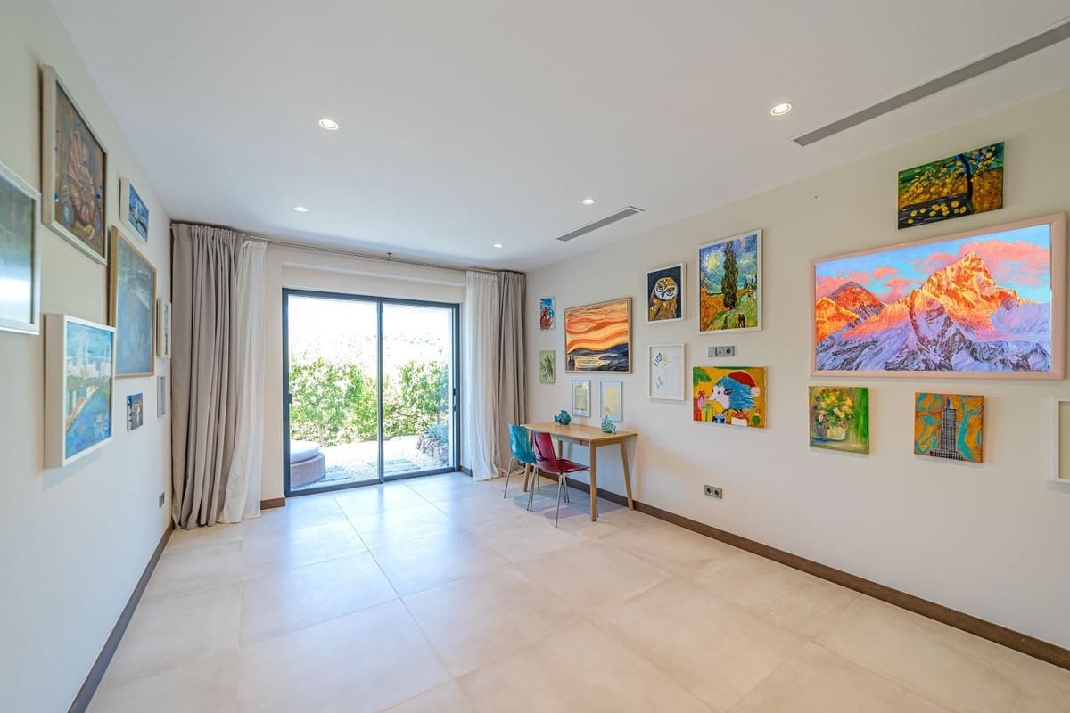 5 soverom Villa til salgs i Los Arqueros med svømmebasseng garasje - € 5 800 000 (Ref: 8763614)