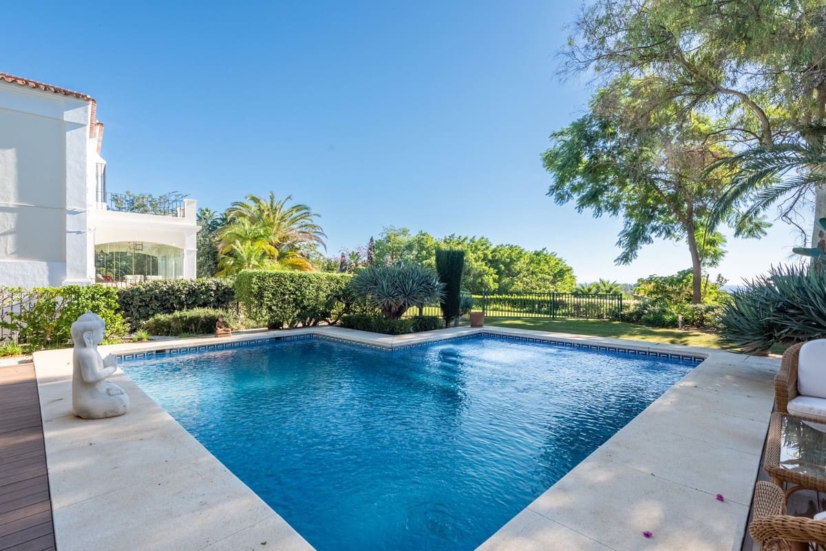5 bedroom Villa for sale in Nueva Andalucia with pool garage - € 3,850,000 (Ref: 8763629)
