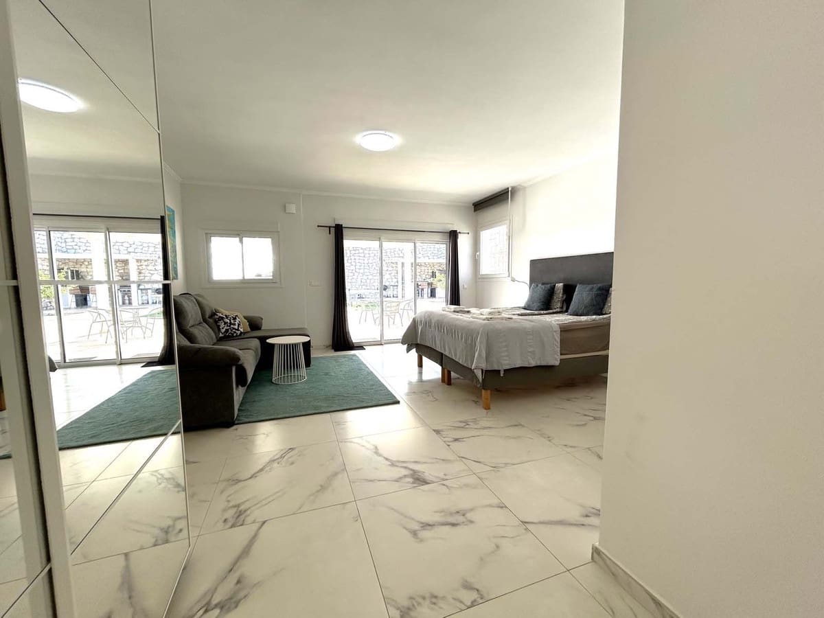 7 soveværelse Villa til salg i El Faro med swimmingpool garage - € 3.720.000 (Ref: 8763631)