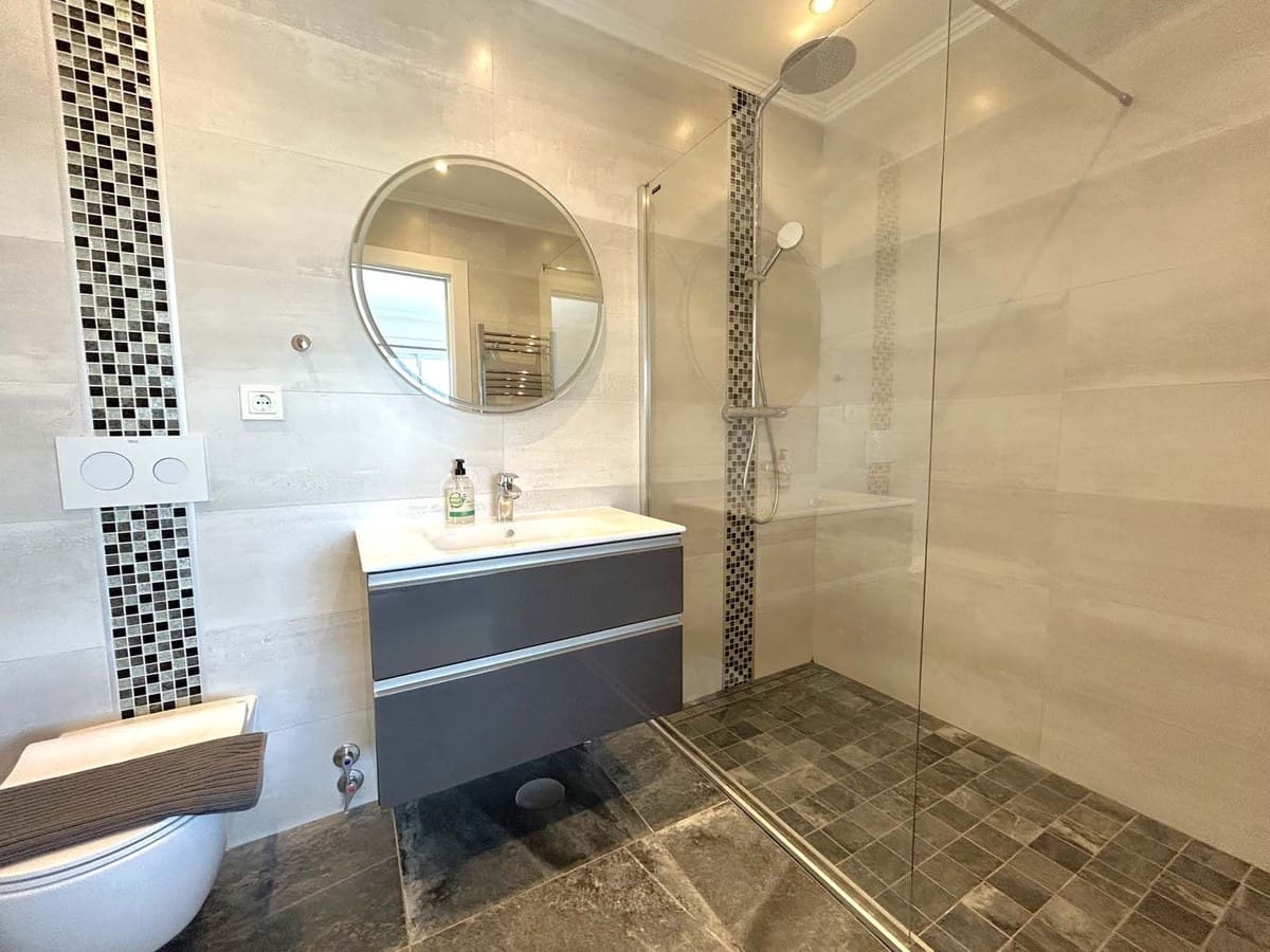 7 soveværelse Villa til salg i El Faro med swimmingpool garage - € 3.720.000 (Ref: 8763631)