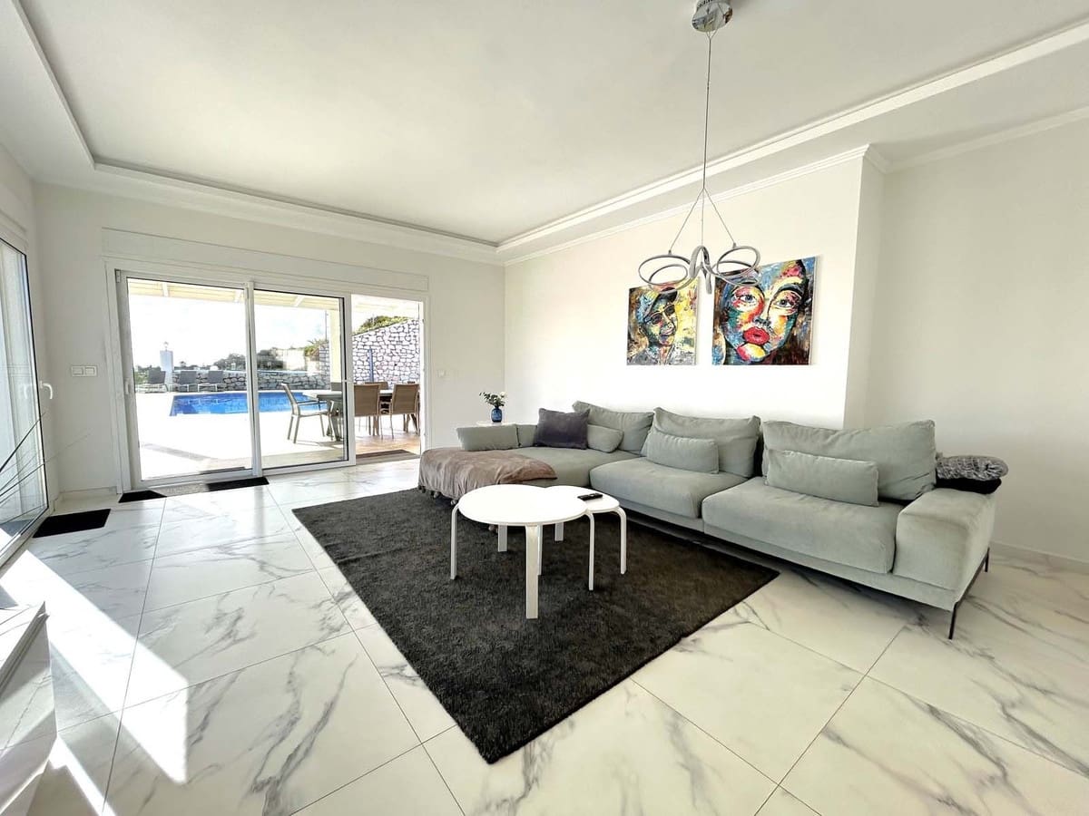 7 soveværelse Villa til salg i El Faro med swimmingpool garage - € 3.720.000 (Ref: 8763631)