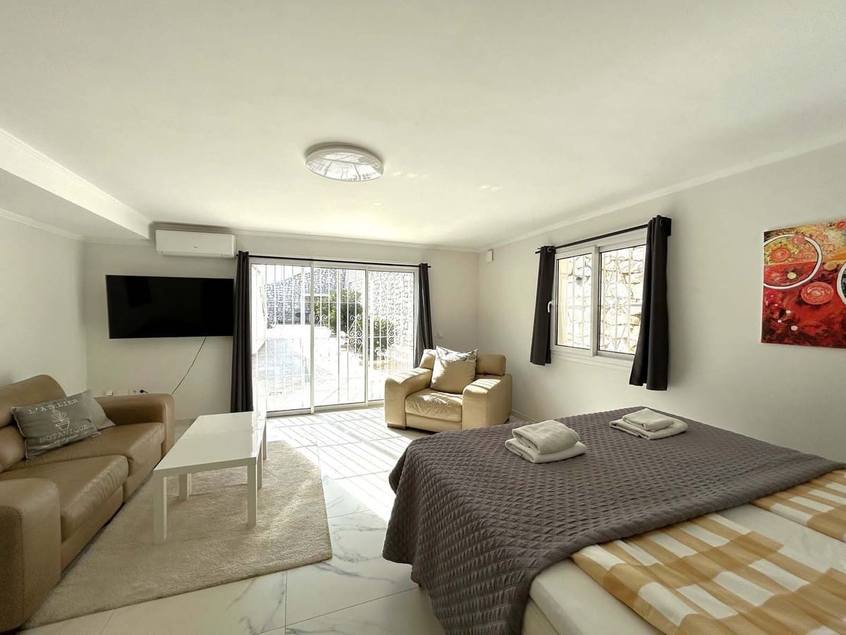 7 soveværelse Villa til salg i El Faro med swimmingpool garage - € 3.720.000 (Ref: 8763631)