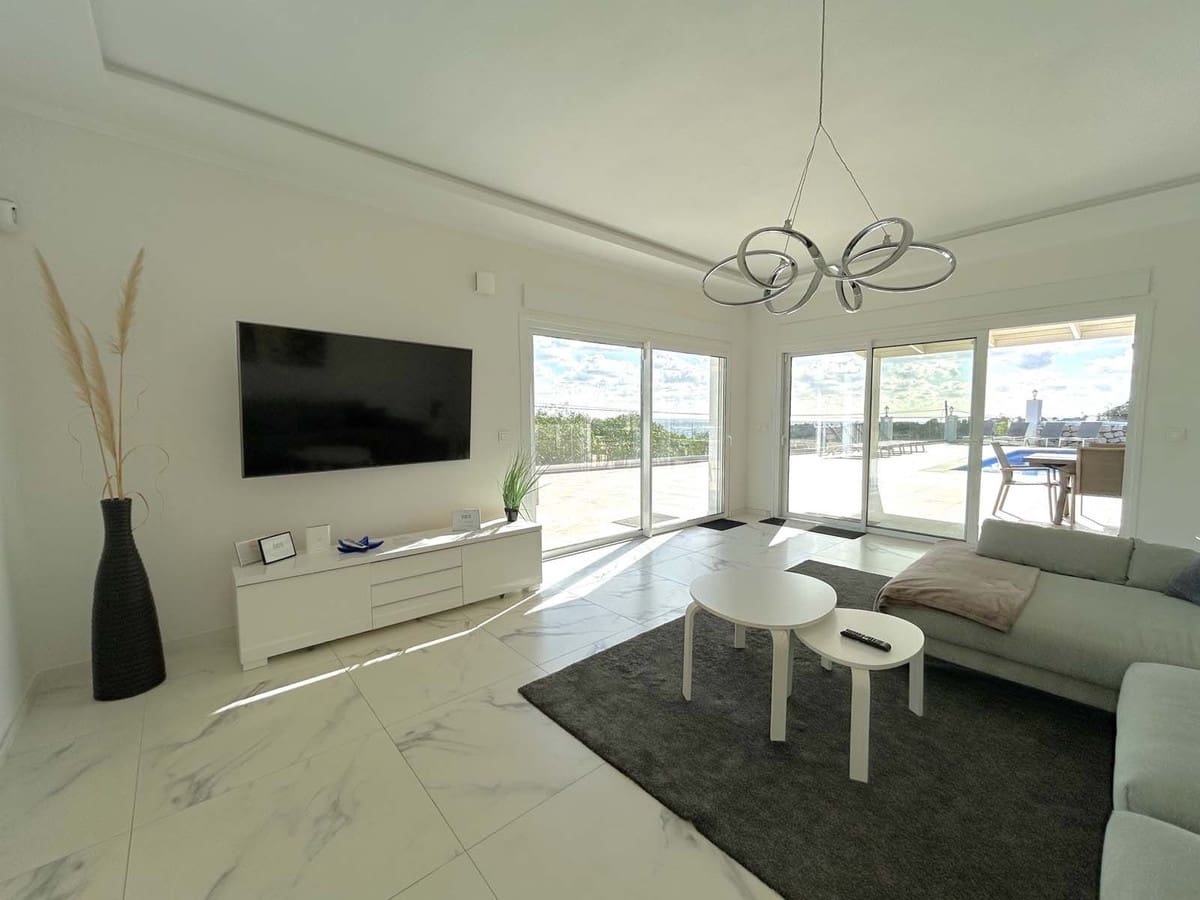 7 soveværelse Villa til salg i El Faro med swimmingpool garage - € 3.720.000 (Ref: 8763631)