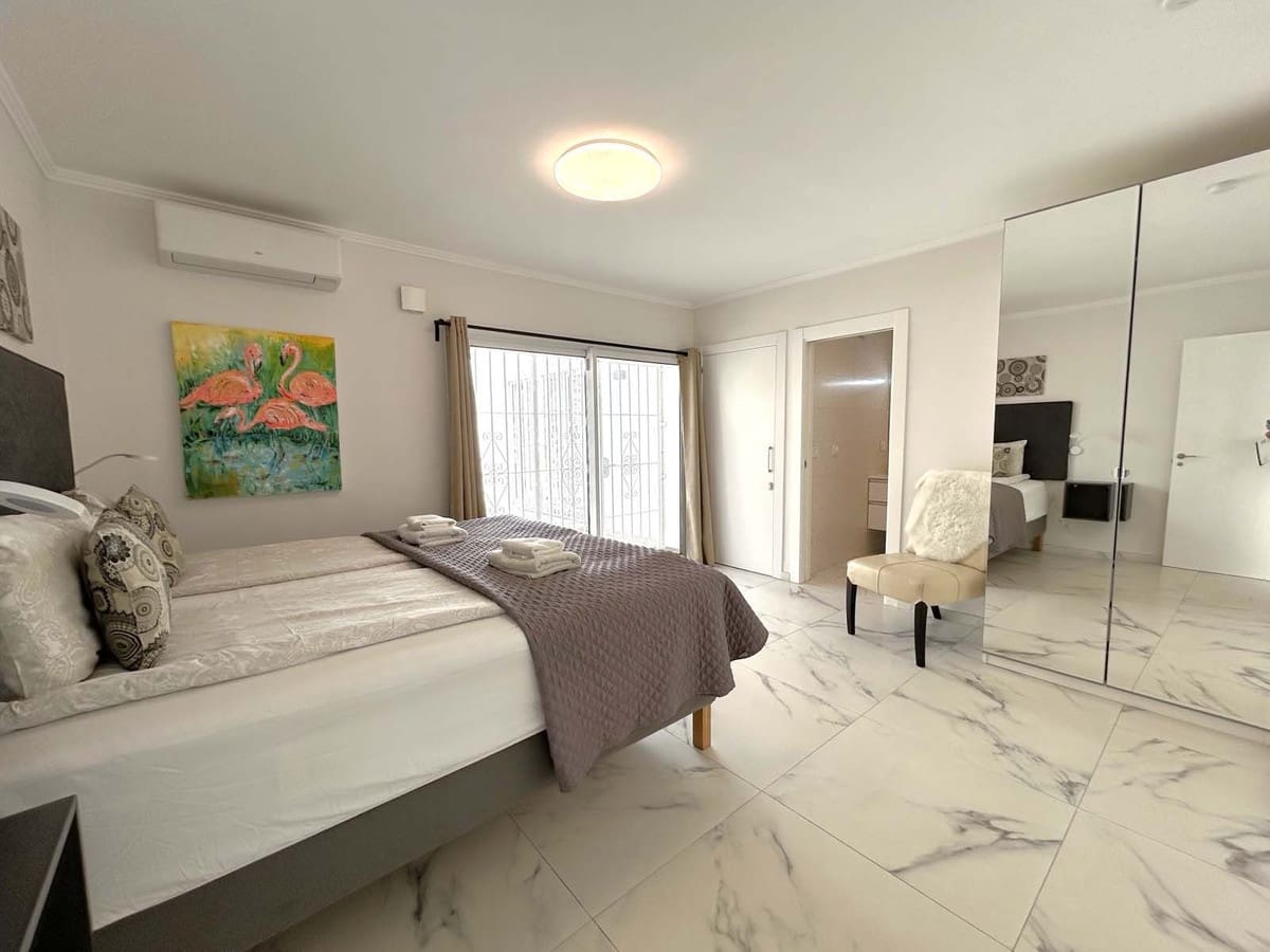 7 soveværelse Villa til salg i El Faro med swimmingpool garage - € 3.720.000 (Ref: 8763631)