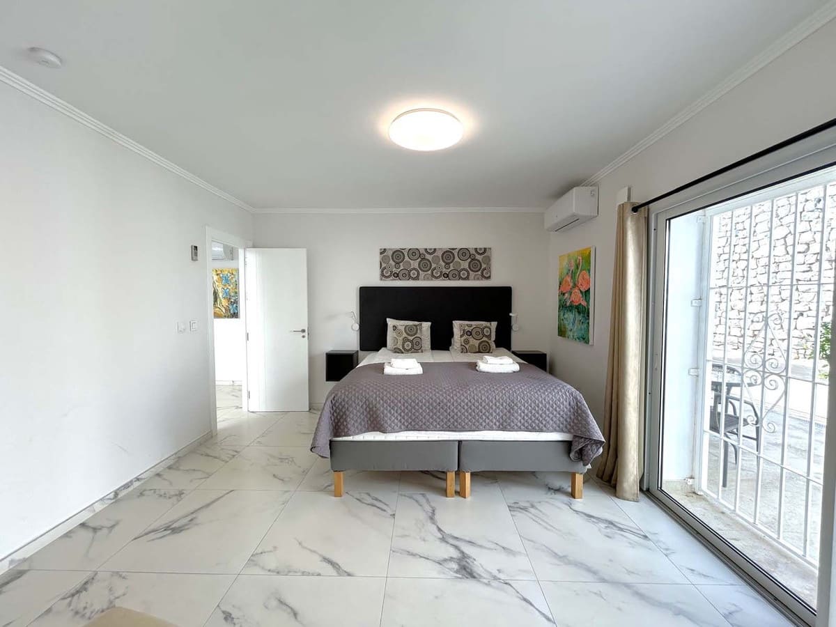 7 soveværelse Villa til salg i El Faro med swimmingpool garage - € 3.720.000 (Ref: 8763631)