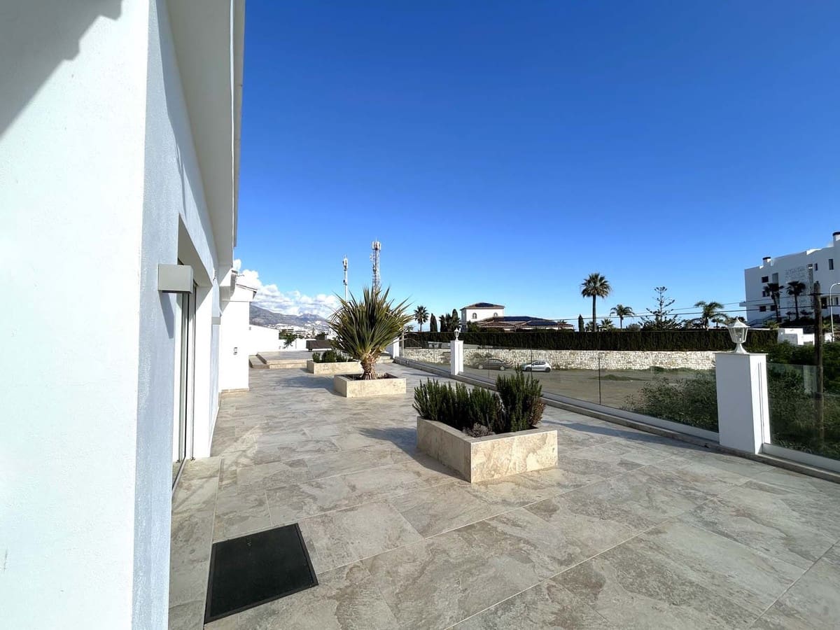 7 soveværelse Villa til salg i El Faro med swimmingpool garage - € 3.720.000 (Ref: 8763631)