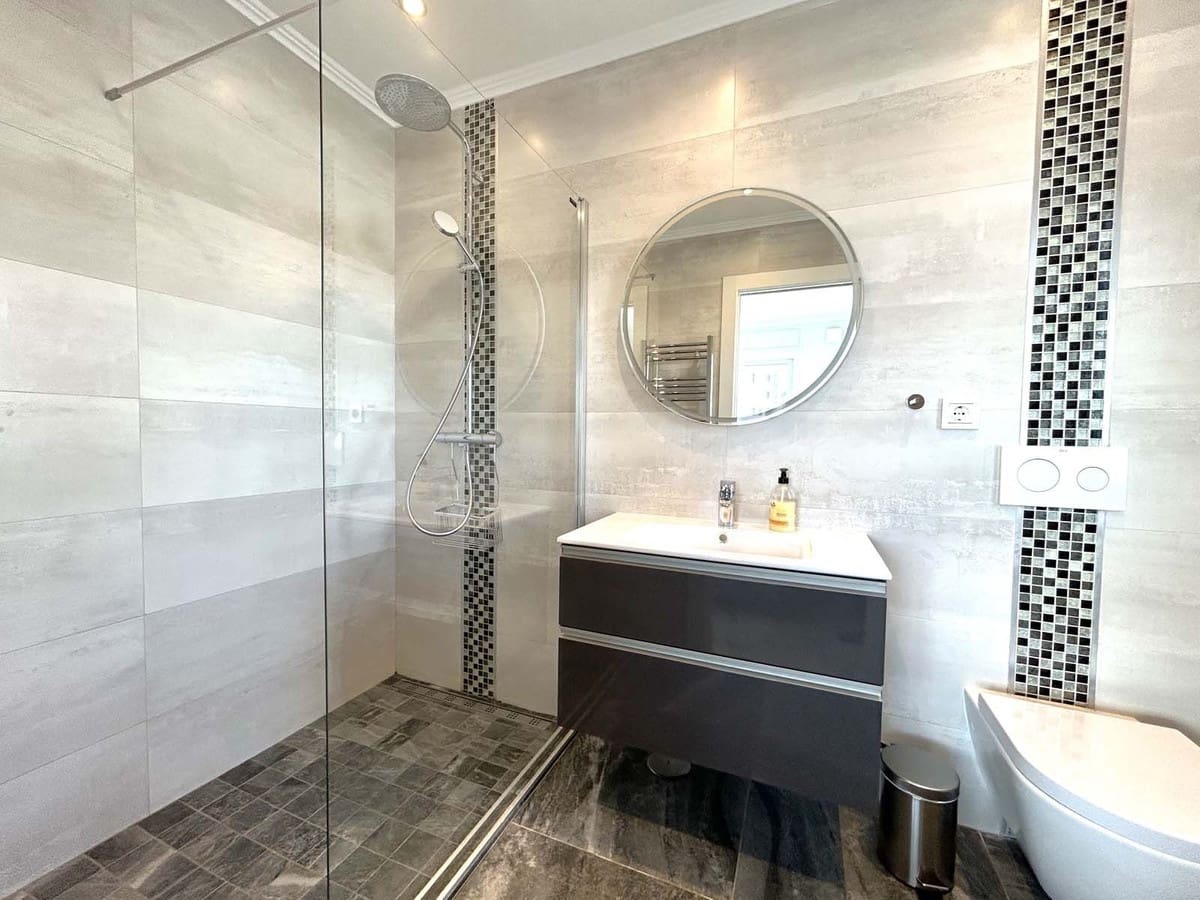 7 soveværelse Villa til salg i El Faro med swimmingpool garage - € 3.720.000 (Ref: 8763631)