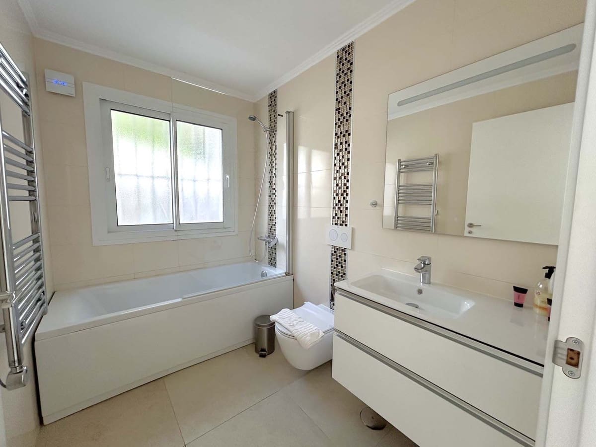 7 soveværelse Villa til salg i El Faro med swimmingpool garage - € 3.720.000 (Ref: 8763631)