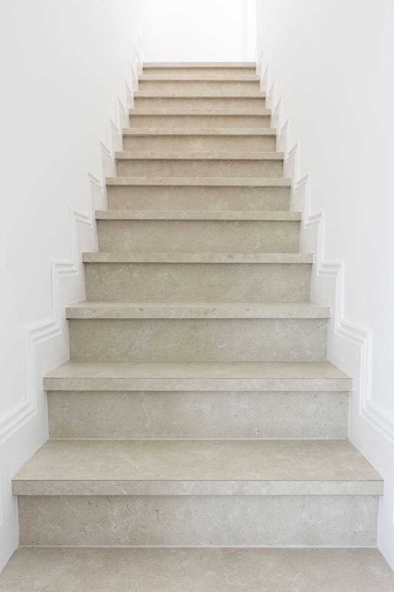 5 bedroom Villa for sale in El Paraiso with pool garage - € 4,975,000 (Ref: 8763635)