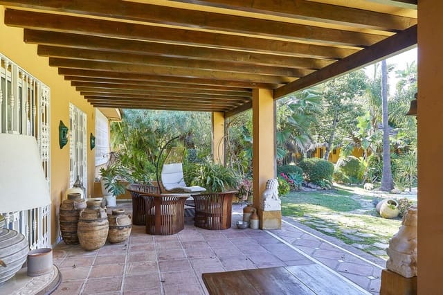 4 makuuhuone Huvila myytävänä paikassa Puerto Banus, Marbella mukana uima-altaan 
autotalli - 3 200 000 € (Ref: 8793376)