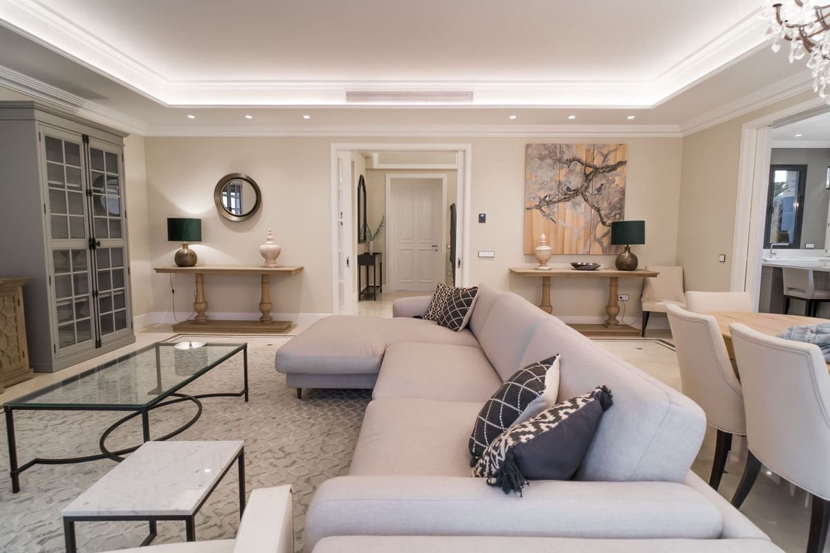 6 soverom Villa til salgs i Los Flamingos med svømmebasseng garasje - € 3 650 000 (Ref: 8793379)