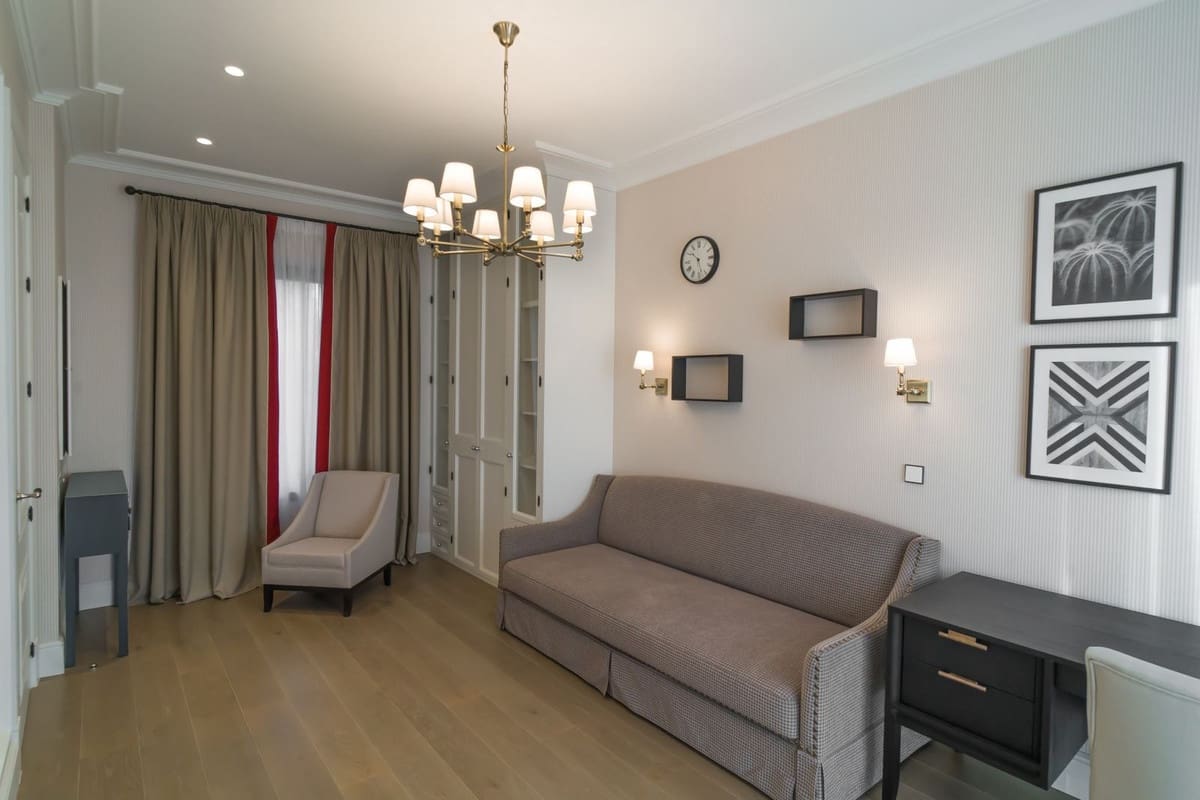 6 soverom Villa til salgs i Los Flamingos med svømmebasseng garasje - € 3 650 000 (Ref: 8793379)