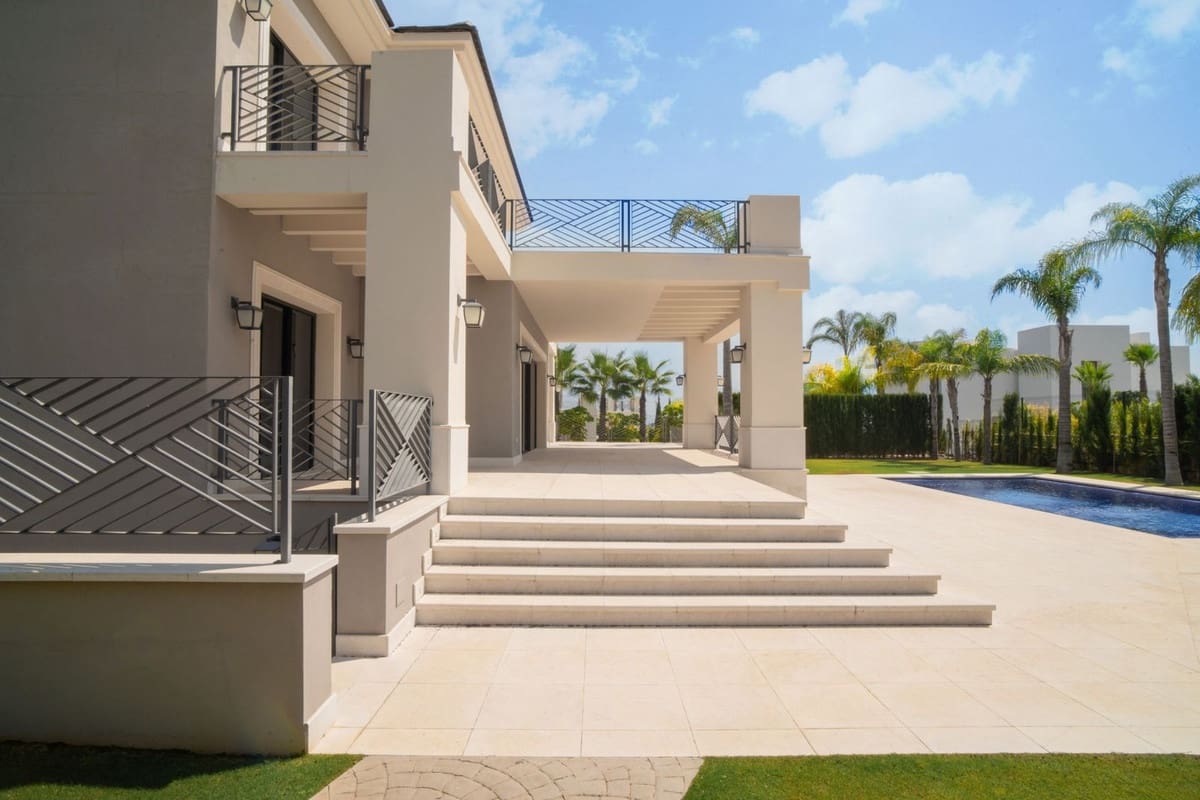 6 soverom Villa til salgs i Los Flamingos med svømmebasseng garasje - € 3 650 000 (Ref: 8793379)