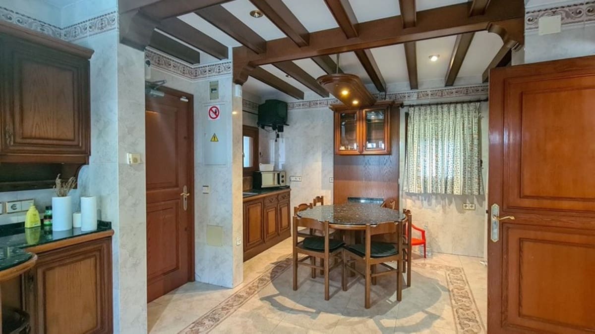 9 soverom Villa til salgs i Cabopino med svømmebasseng - € 3 800 000 (Ref: 8793385)