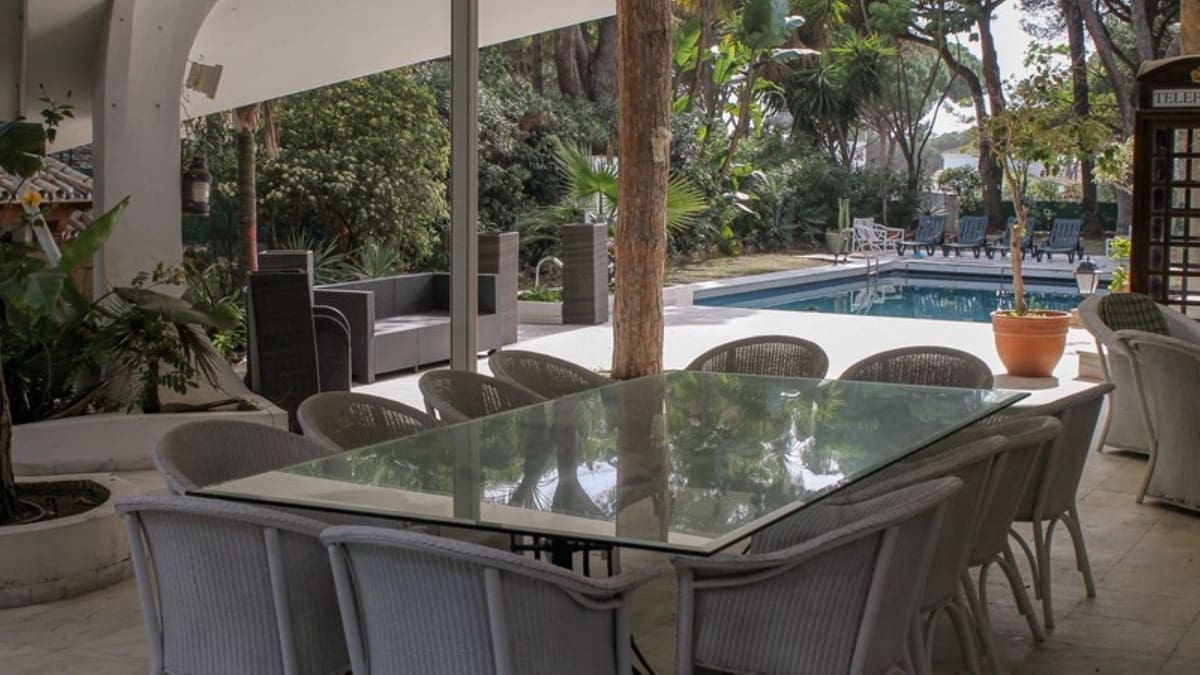 9 soverom Villa til salgs i Cabopino med svømmebasseng - € 3 800 000 (Ref: 8793385)