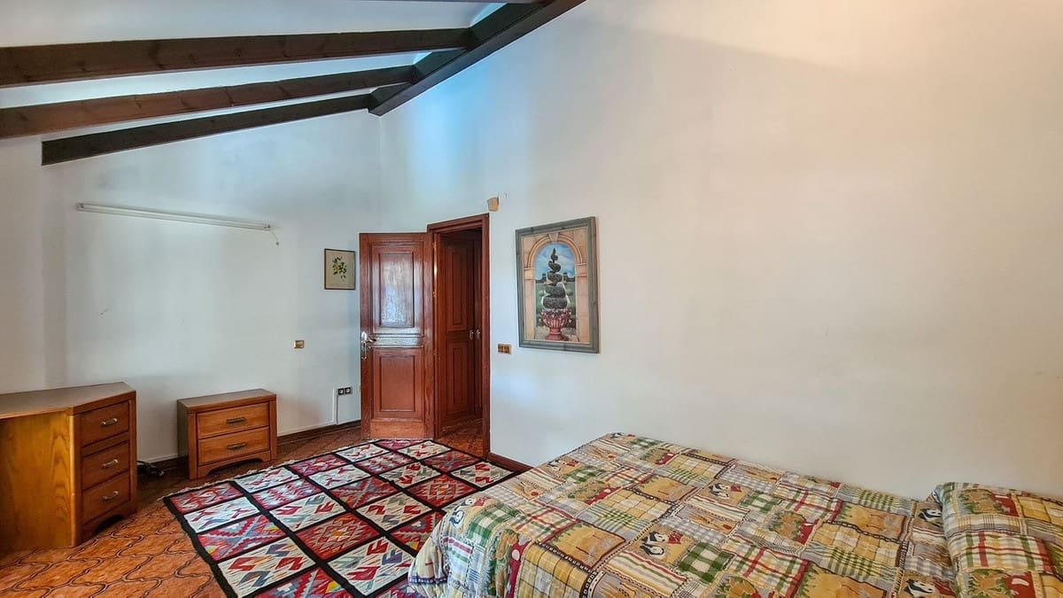 9 soverom Villa til salgs i Cabopino med svømmebasseng - € 3 800 000 (Ref: 8793385)