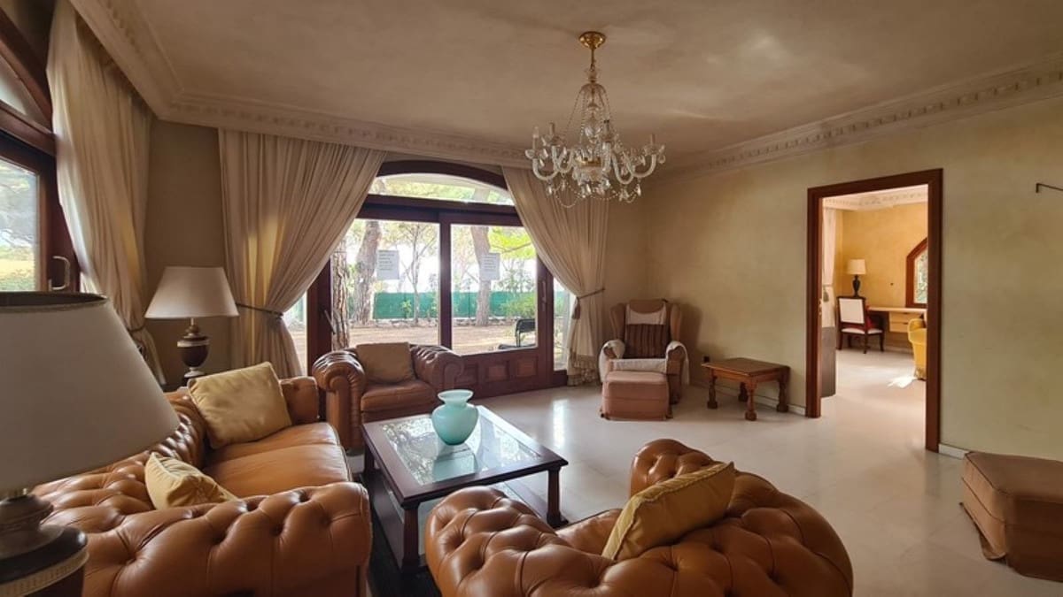 9 soverom Villa til salgs i Cabopino med svømmebasseng - € 3 800 000 (Ref: 8793385)