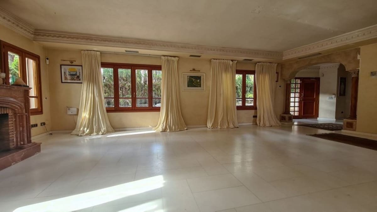 9 soverom Villa til salgs i Cabopino med svømmebasseng - € 3 800 000 (Ref: 8793385)