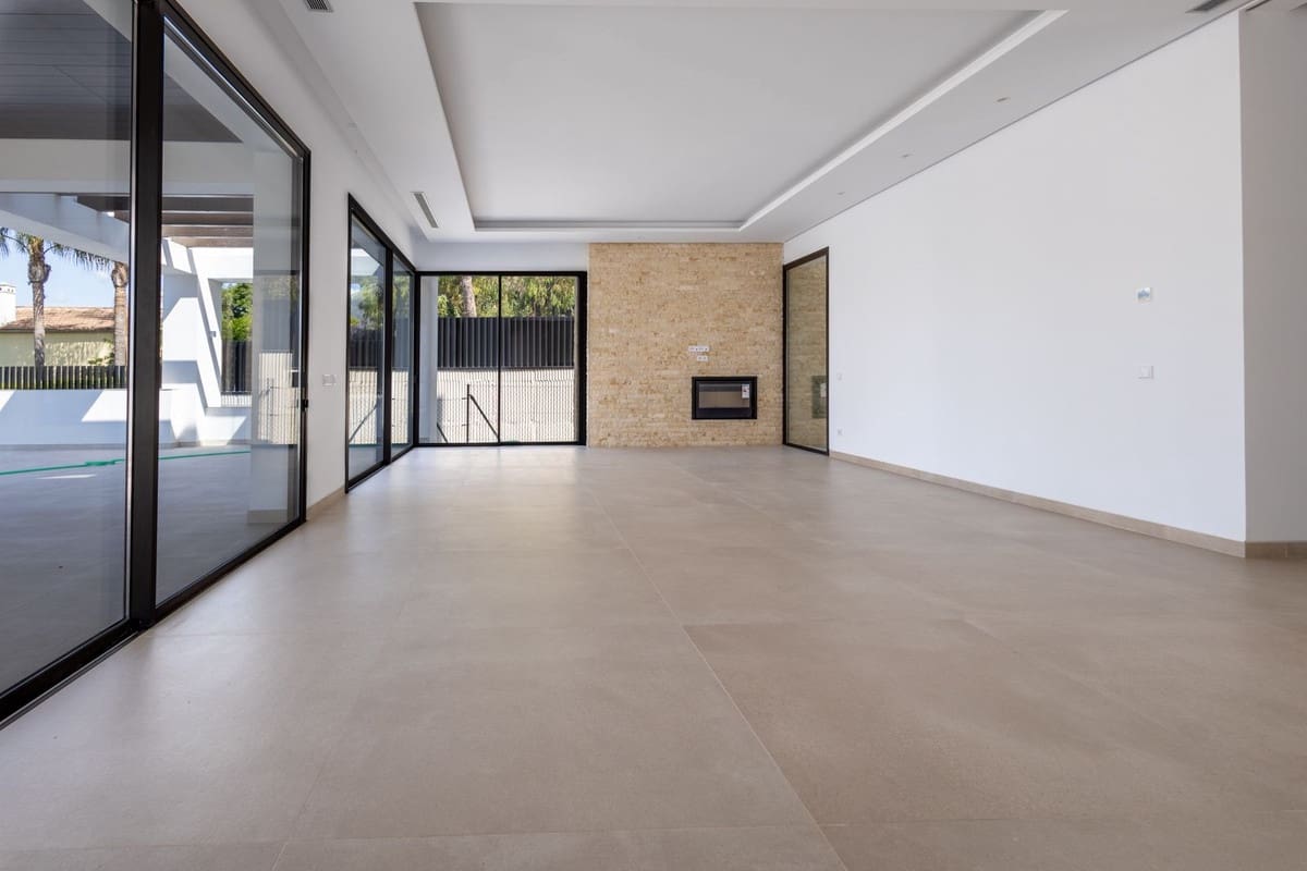 4 soveværelse Villa til salg i Golden Mile med swimmingpool garage - € 4.750.000 (Ref: 8793388)