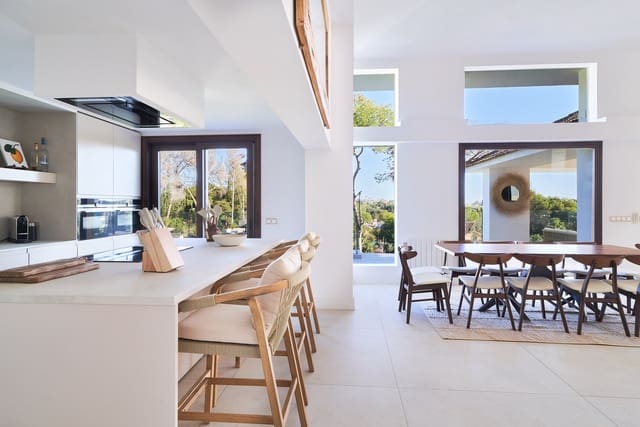 6 sypialnia Willa na sprzedaż w San Pedro de Alcántara Pueblo, Marbella z basenem - 3 995 000 € (Ref: 8793401)