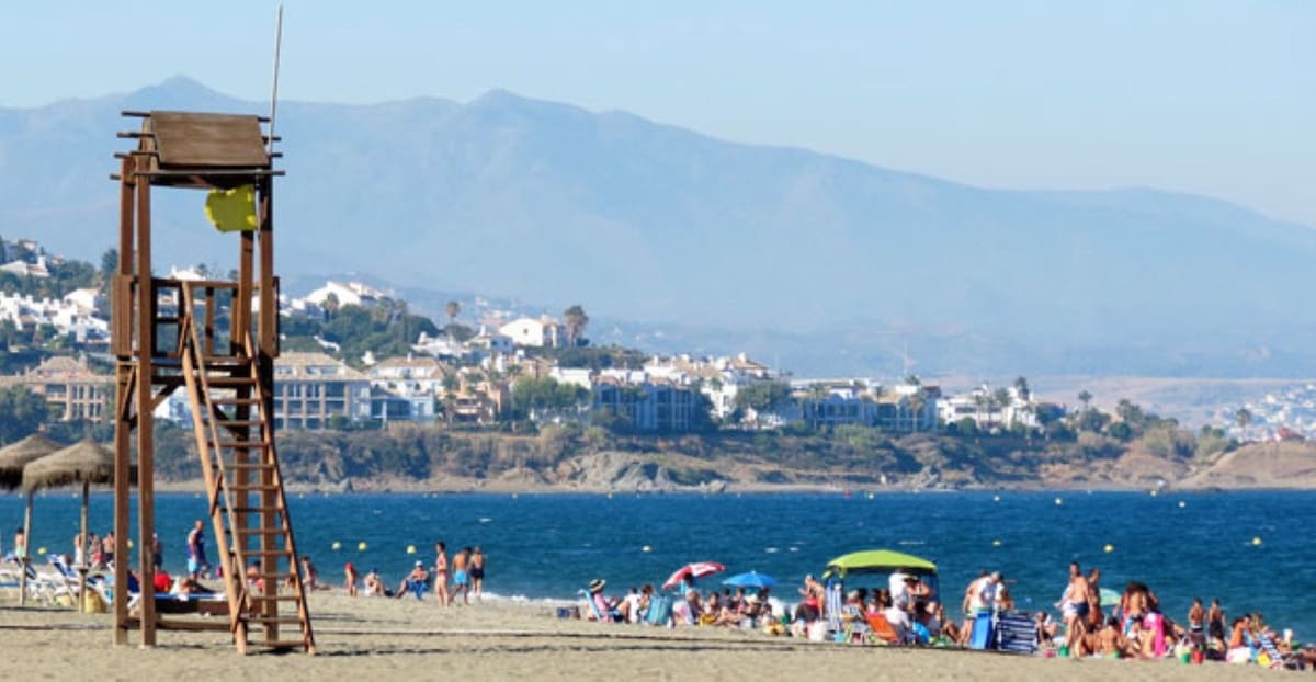 Grunde uden byggetilladelser til salg i La Duquesa / Puerto de la Duquesa - € 10.000.000 (Ref: 8793403)