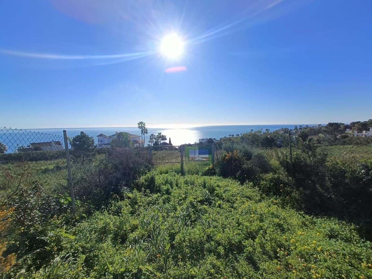 Grunde uden byggetilladelser til salg i Manilva - € 2.336.000 (Ref: 8793406)