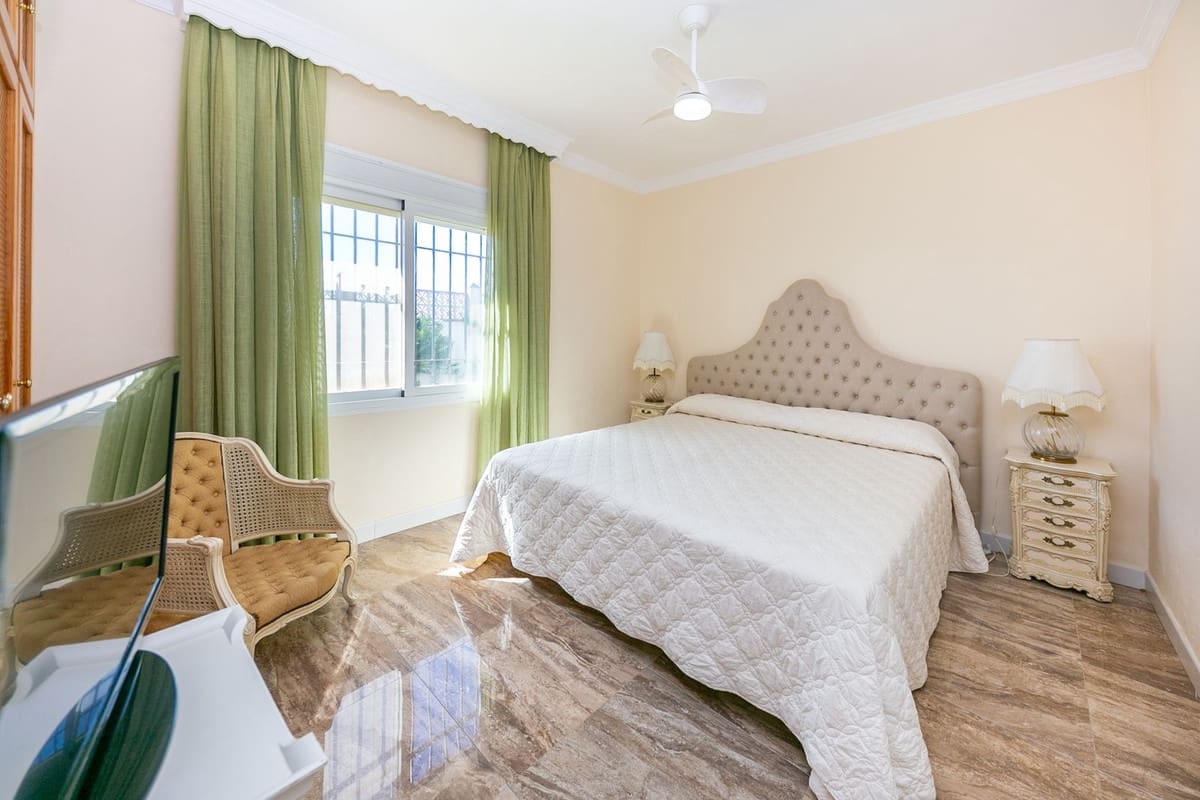 4 soveværelse Villa til salg i Marbella med swimmingpool - € 2.400.000 (Ref: 8793428)