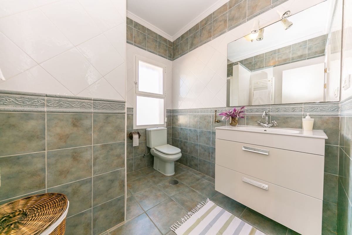 4 soveværelse Villa til salg i Marbella med swimmingpool - € 2.400.000 (Ref: 8793428)