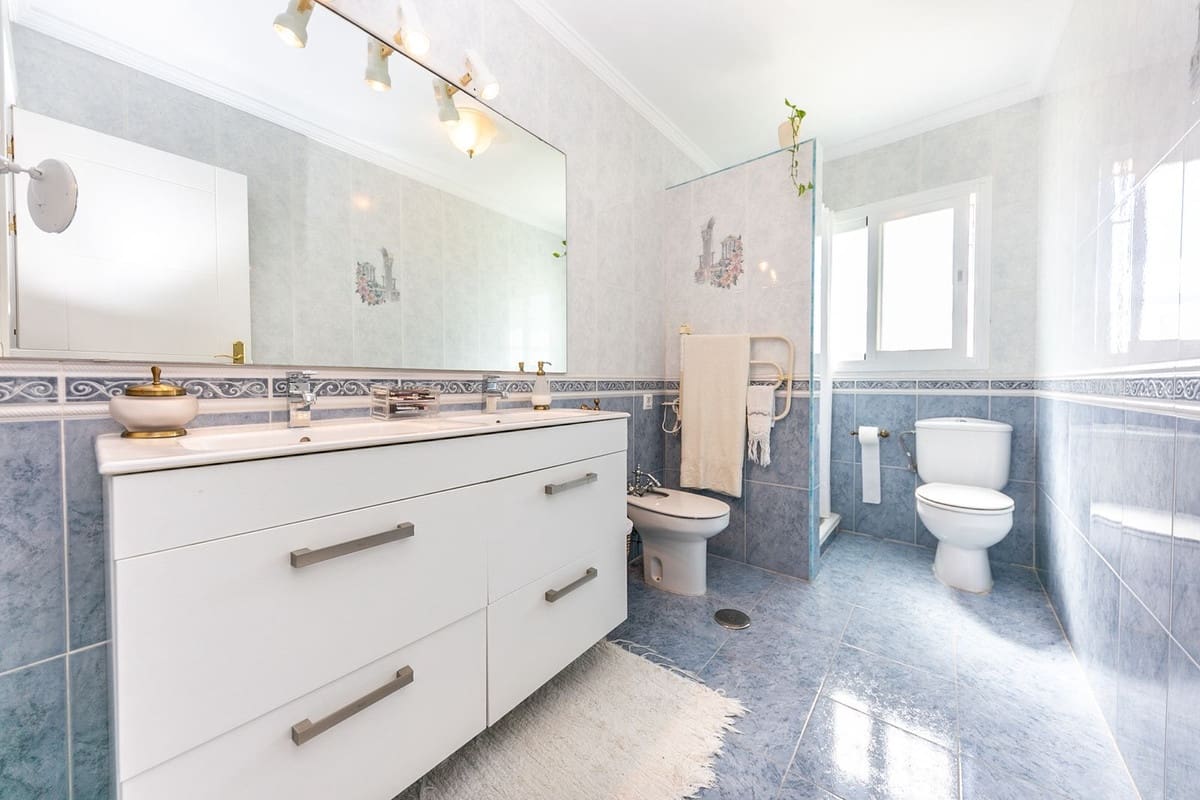 4 soveværelse Villa til salg i Marbella med swimmingpool - € 2.400.000 (Ref: 8793428)