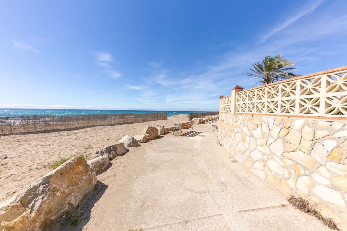 4 soveværelse Villa til salg i Marbella med swimmingpool - € 2.400.000 (Ref: 8793428)