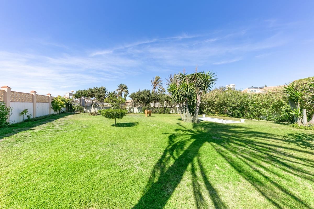 4 soveværelse Villa til salg i Marbella med swimmingpool - € 2.400.000 (Ref: 8793428)