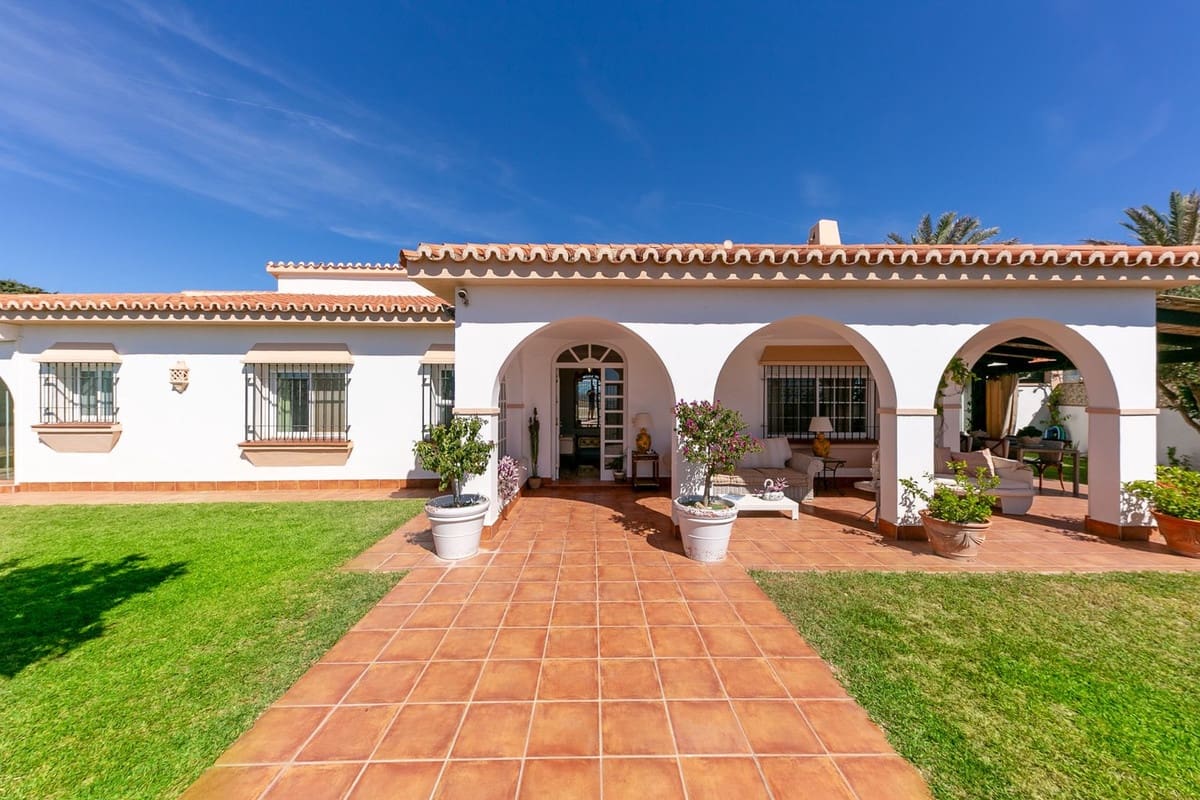 4 soveværelse Villa til salg i Marbella med swimmingpool - € 2.400.000 (Ref: 8793428)
