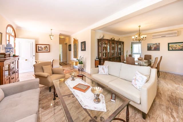 4 sypialnia Willa na sprzedaż w Casco Antiguo, Marbella z basenem - 2 400 000 € (Ref: 8793428)