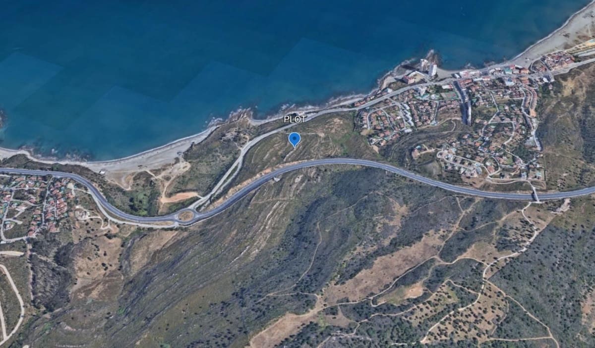 Grunde uden byggetilladelser til salg i Torreguadiaro - € 12.500.000 (Ref: 8793436)