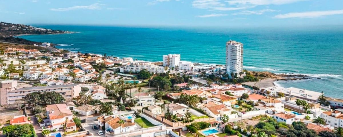 Grunde uden byggetilladelser til salg i Torreguadiaro - € 12.500.000 (Ref: 8793436)