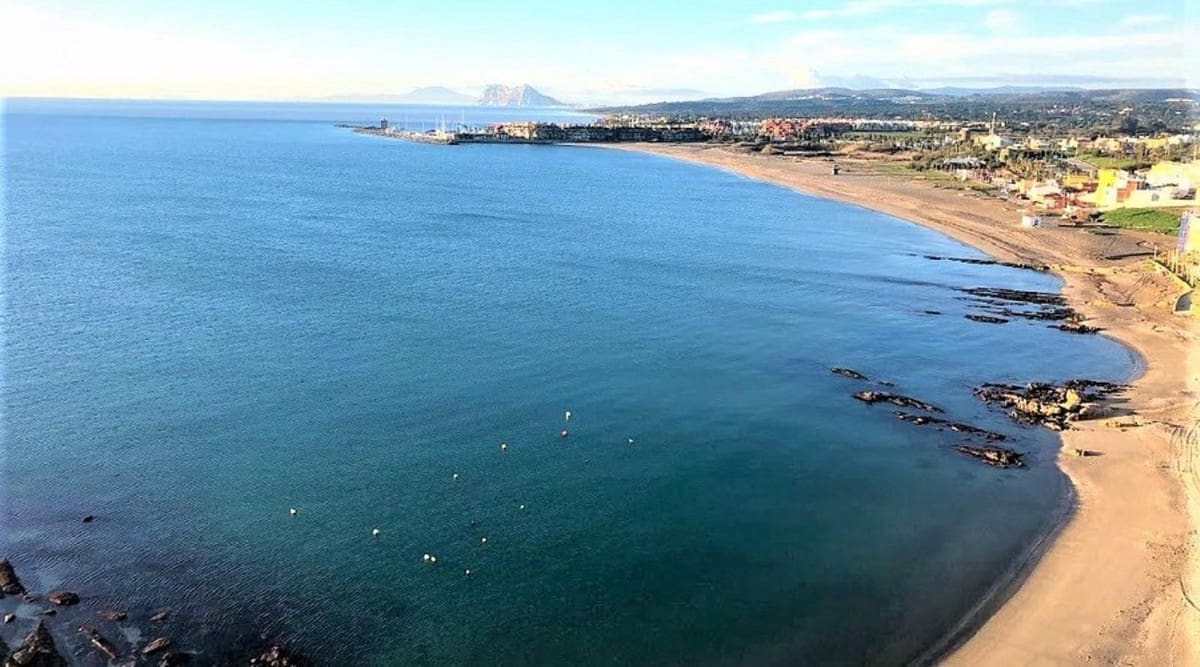 Grunde uden byggetilladelser til salg i Torreguadiaro - € 12.500.000 (Ref: 8793436)