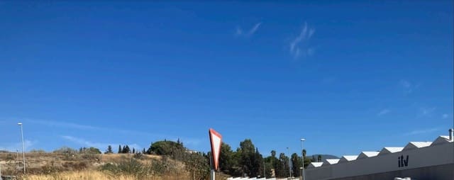 Grunde uden byggetilladelser til salg i San Pedro de Alcántara Pueblo, Marbella - € 895.000 (Ref: 8896273)