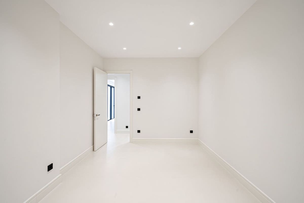 4 soveværelse Villa til salg i Golden Mile med swimmingpool garage - € 3.750.000 (Ref: 8896328)