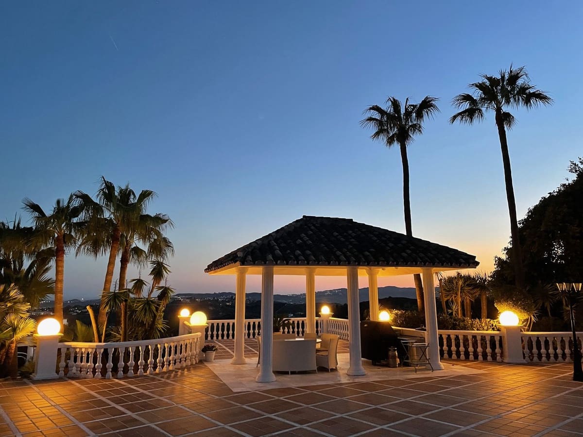 6 soveværelse Villa til salg i Mijas med swimmingpool - € 3.560.000 (Ref: 8896331)