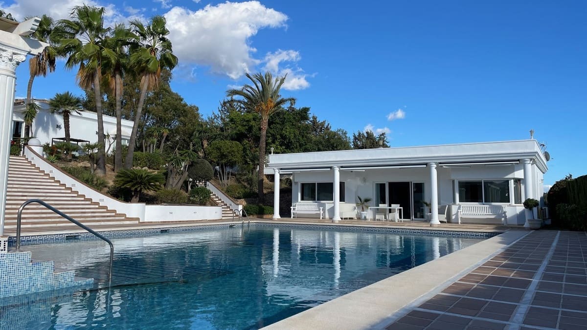 6 soveværelse Villa til salg i Mijas med swimmingpool - € 3.560.000 (Ref: 8896331)