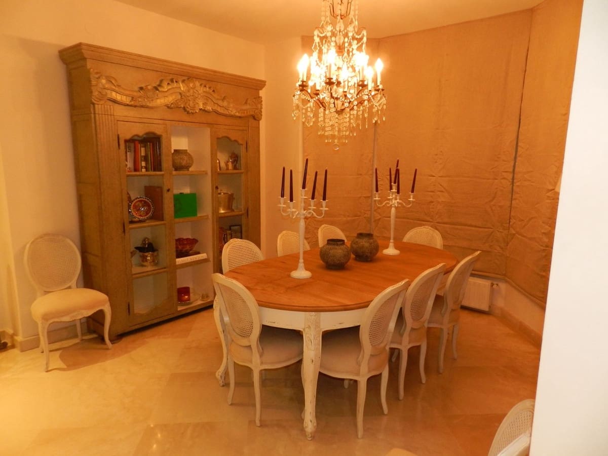 4 sypialnia Willa na sprzedaż w Puerto Banus z basenem garażem - 3 715 000 € (Ref: 8896336)