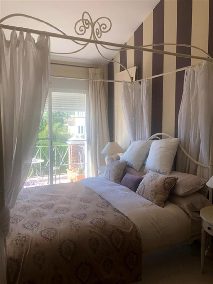 4 sypialnia Willa na sprzedaż w Puerto Banus z basenem garażem - 3 715 000 € (Ref: 8896336)