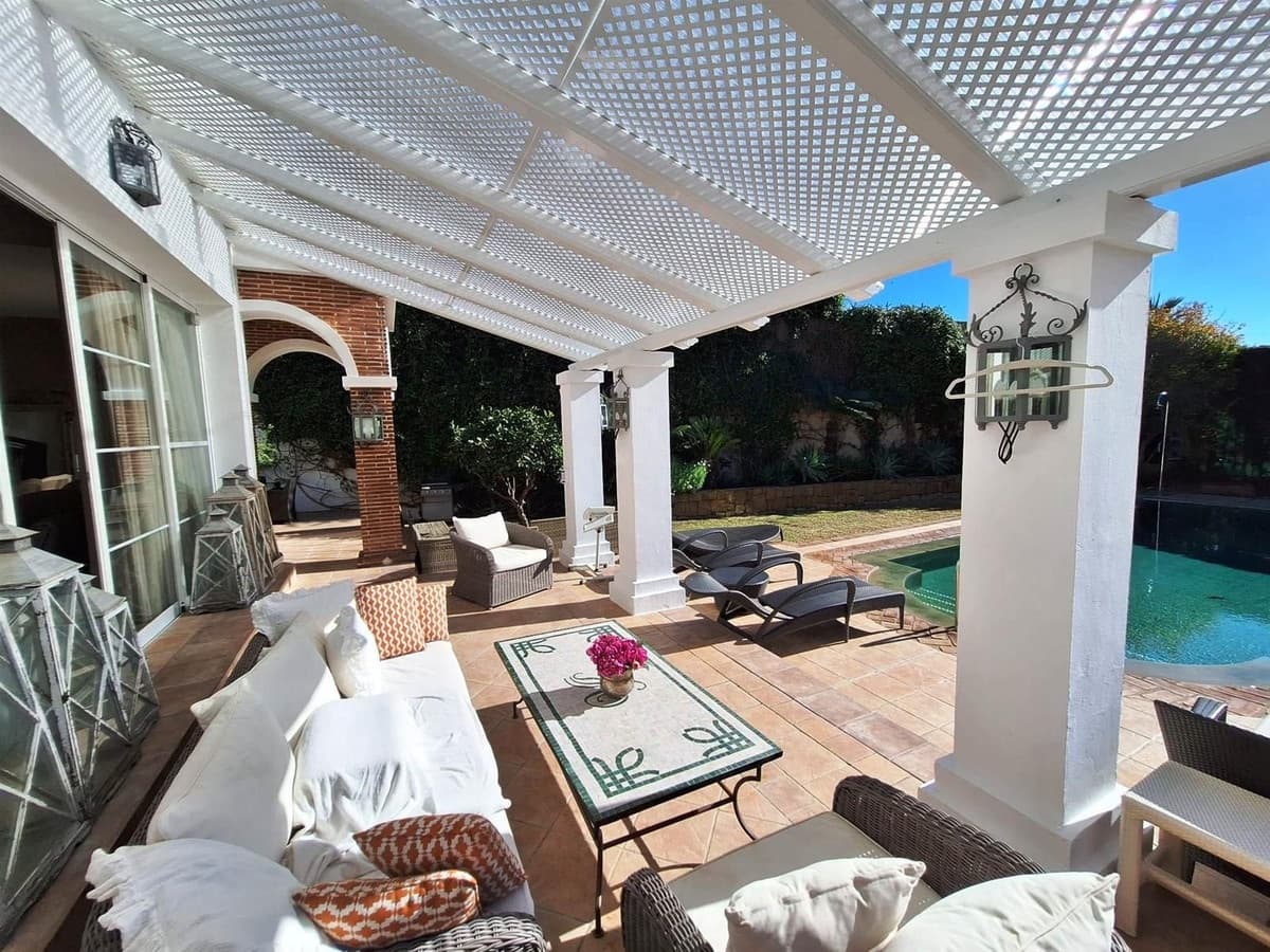 4 sypialnia Willa na sprzedaż w Puerto Banus z basenem garażem - 3 715 000 € (Ref: 8896336)