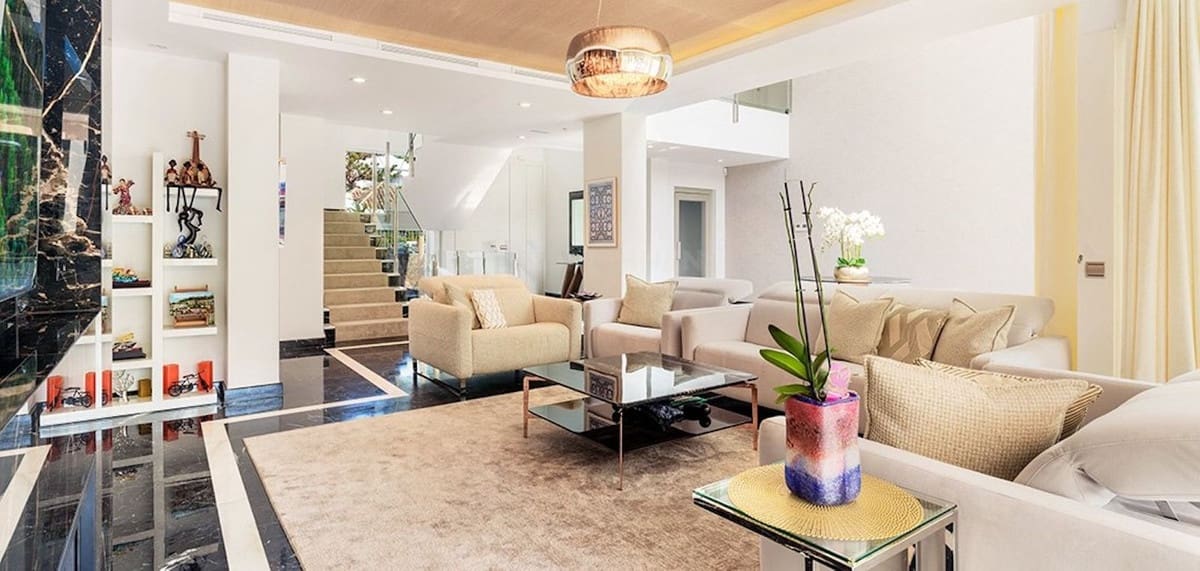 7 sovrum Villa till salu i Nueva Andalucia med pool garage - 5 200 000 € (Ref: 8896337)