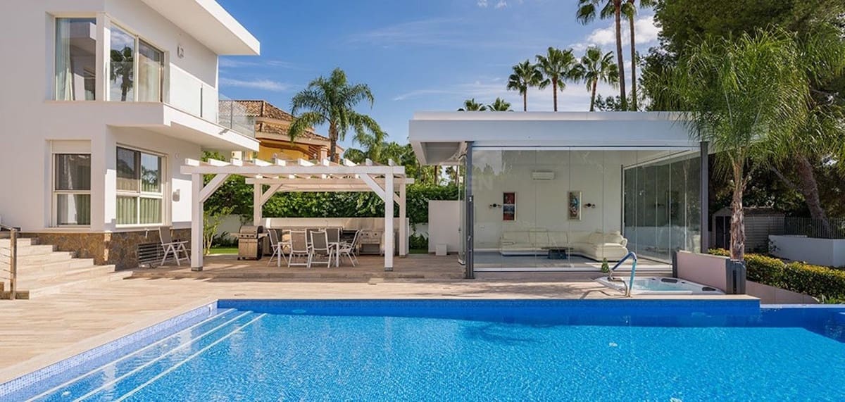 7 sovrum Villa till salu i Nueva Andalucia med pool garage - 5 200 000 € (Ref: 8896337)