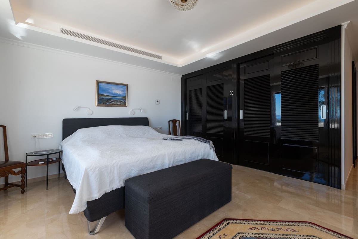 3 soveværelse Villa til salg i Elviria med swimmingpool garage - € 3.950.000 (Ref: 8896344)