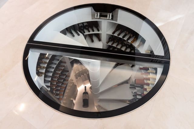 3 sypialnia Willa na sprzedaż w Elviria, Marbella z basenem garażem - 3 950 000 € (Ref: 8896344)