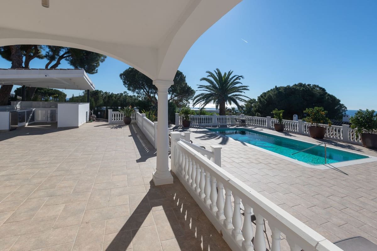 3 soveværelse Villa til salg i Elviria med swimmingpool garage - € 3.950.000 (Ref: 8896344)