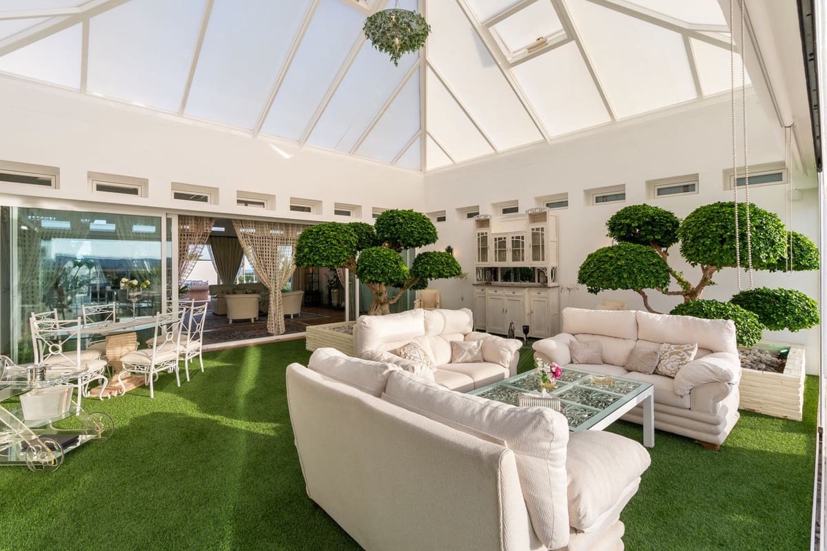 7 slaapkamer Villa te koop in Estepona met zwembad - € 3.990.000 (Ref: 8896349)